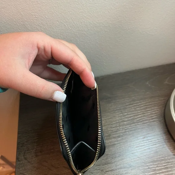 Kate Spade Cream and Black Card Holder - Picture 3 of 5